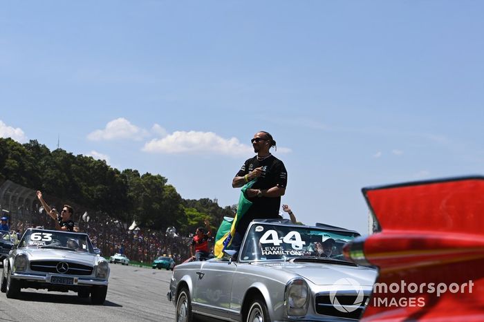 Lewis Hamilton, Mercedes AMG, en el desfile de pilotos