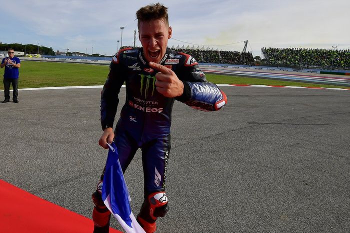 El Campeón del Mundo Fabio Quartararo, Yamaha Factory Racing celebra