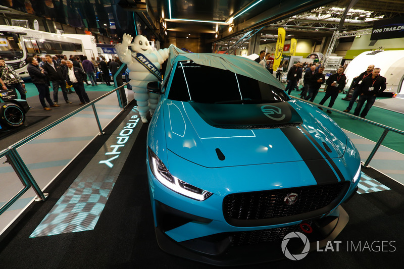 Запуск Jaguar I-Pace eTrophy