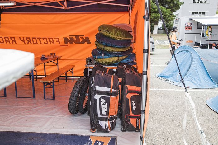 Red Bull KTM Factory Racing en el vivac