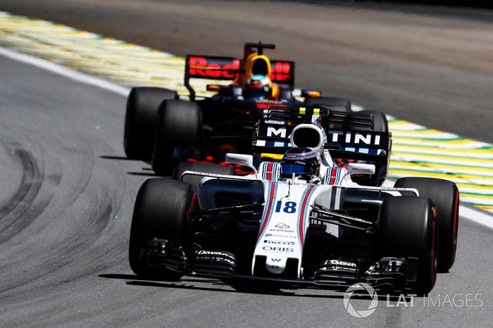 Lance Stroll, Williams FW40, Daniel Ricciardo, Red Bull Racing RB13