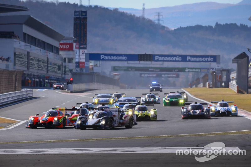 Start action #8 Jackie Chan DC Racing X Jota Oreca 05 Nissan: Stephane Richelmi, Harrison Newey, Thomas Laurent leads