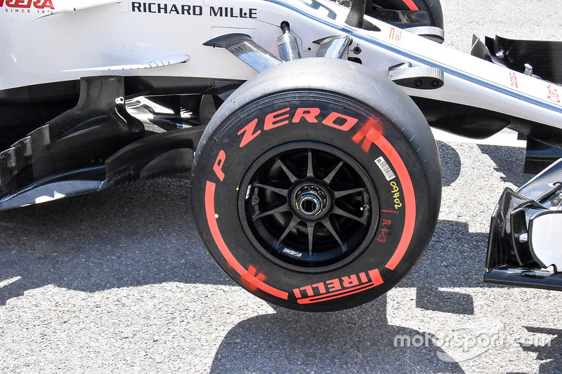 Detalle del eje del Sauber C37