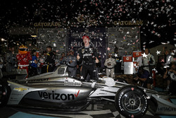 Yarış galibi Josef Newgarden, Team Penske Chevrolet