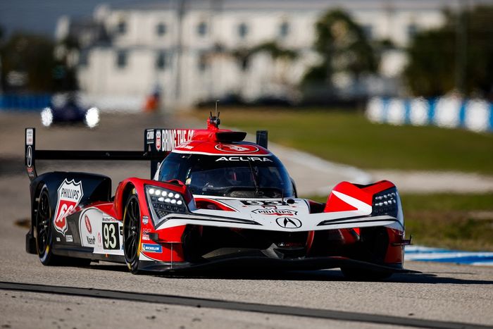 #93 Acura Meyer Shank Racing w/Curb Agajanian Acura ARX-06: Renger van der Zande, Nick Yelloly, Alex Palou