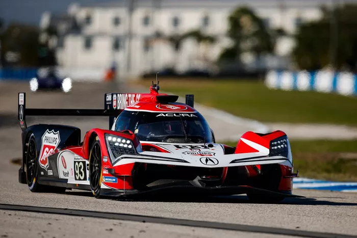 #93 Acura Meyer Shank Racing w/Curb Agajanian Acura ARX-06: Renger van der Zande, Nick Yelloly, Alex Palou
