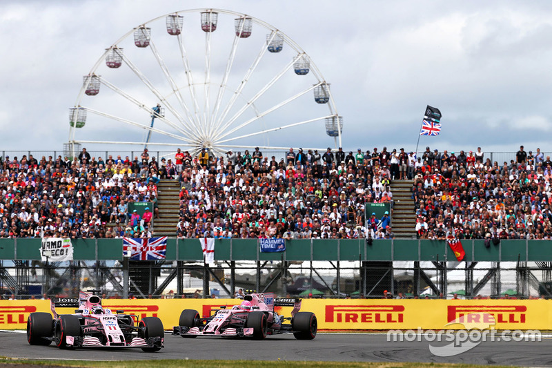 Sergio Perez, Force India VJM10, Esteban Ocon, Force India VJM10