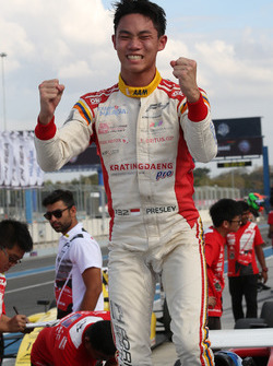 Pemenang Race 5, Presley Martono (INA)