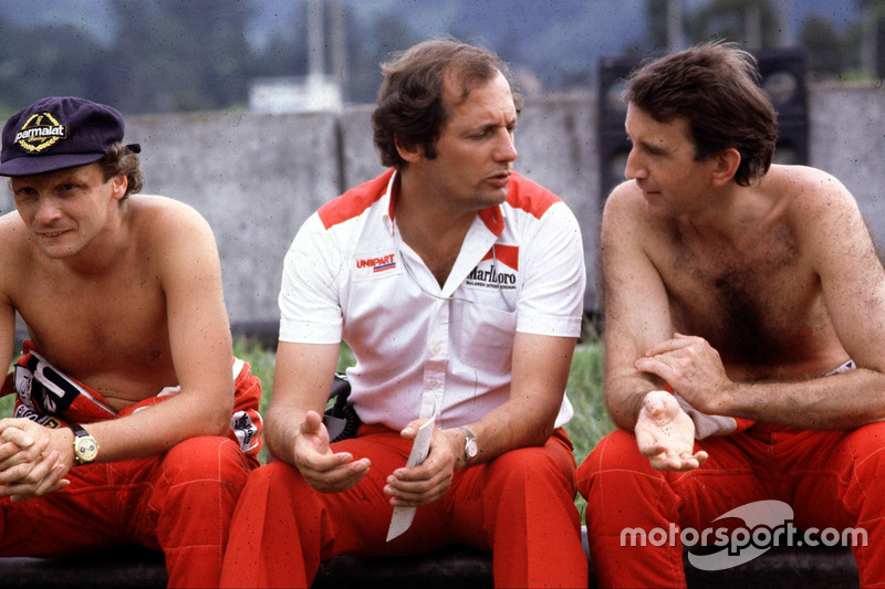 Ron Dennis, McLaren-Ford Cosworth, Niki Lauda és John Watson