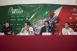 Izq. a der. Luis Díaz, Greaves Motorsport, Ricardo González, RGR Sport by Morand, Jorge Abed comisario de FIA y Alfonso Toledano, Manor Racing