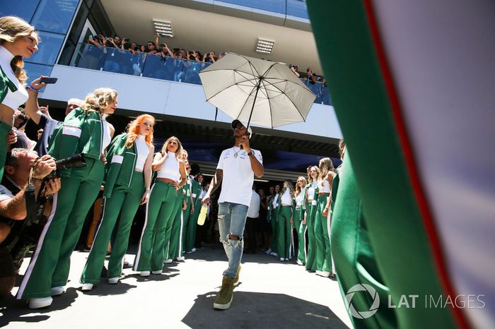Lewis Hamilton, Mercedes AMG F1,en el desfile de pilotos