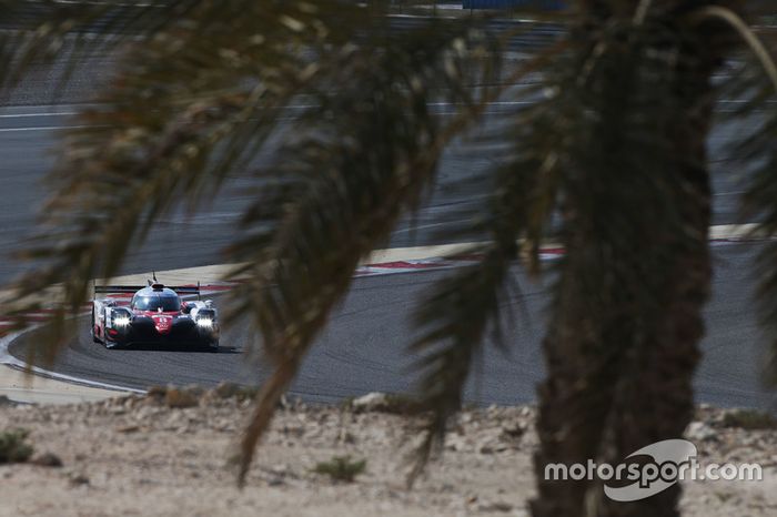 #8 Toyota Gazoo Racing Toyota TS050-Hybrid: Sébastien Buemi, Anthony Davidson, Kazuki Nakajima