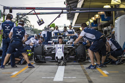 Williams mekanikerleri ile pit stop antrenmanı