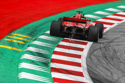 Sebastian Vettel, Ferrari SF71H sparks