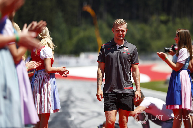 Kevin Magnussen, Haas F1 Team, in the drivers parade
