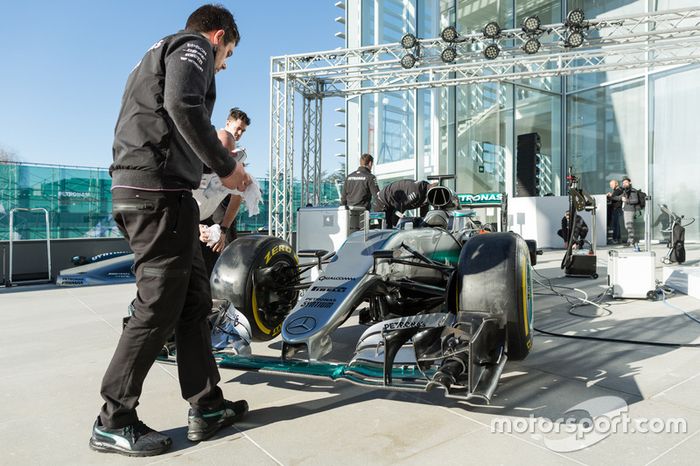 Ingenieros de Mercedes AMG F1