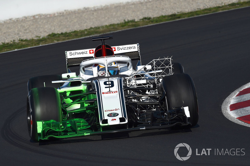 Marcus Ericsson, Alfa Romeo Sauber C37 with aero paint and aero sensors