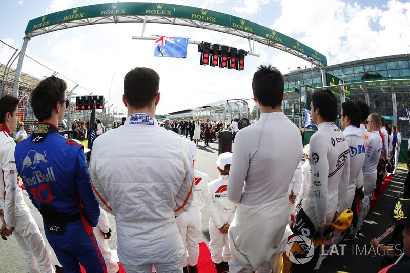 Drivers stand for the Australian national anthem. L-R: Charles Leclerc, Sauber, Pierre Gasly, Toro Rosso, Stoffel Vandoorne, McLaren, Lance Stroll, Williams Racing, Carlos Sainz Jr., Renault Sport F1 Team, and Sergio Perez, Force India