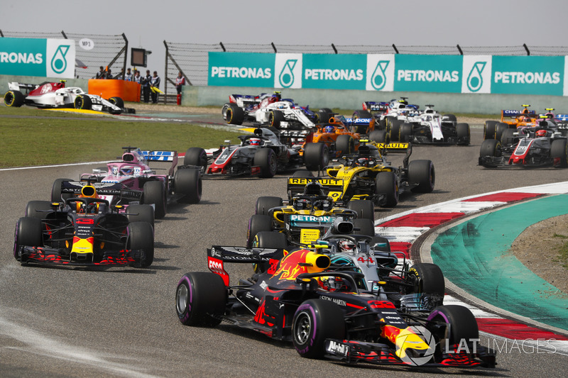 Max Verstappen, Red Bull Racing RB14 Tag Heuer, Lewis Hamilton, Mercedes AMG F1 W09, Daniel Ricciardo, Red Bull Racing RB14 Tag Heuer, Nico Hulkenberg, Renault Sport F1 Team R.S. 18, Sergio Perez, Force India VJM11 Mercedes