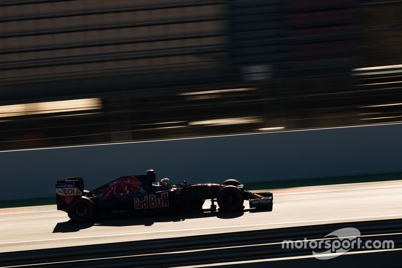 Carlos Sainz Jr, Scuderia Toro Rosso STR11