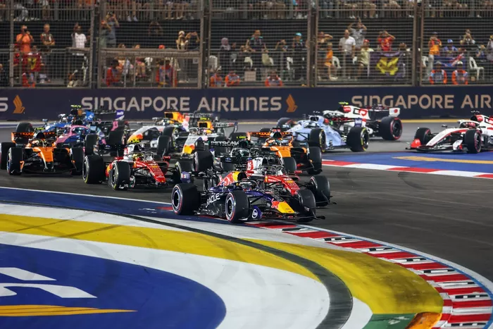 Charles Leclerc, Ferrari, Lewis Hamilton, Ferrari, Max Verstappen, Red Bull Racing