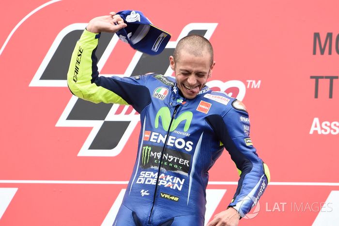 Podio: Ganador de la carrera Valentino Rossi, Yamaha Factory Racing