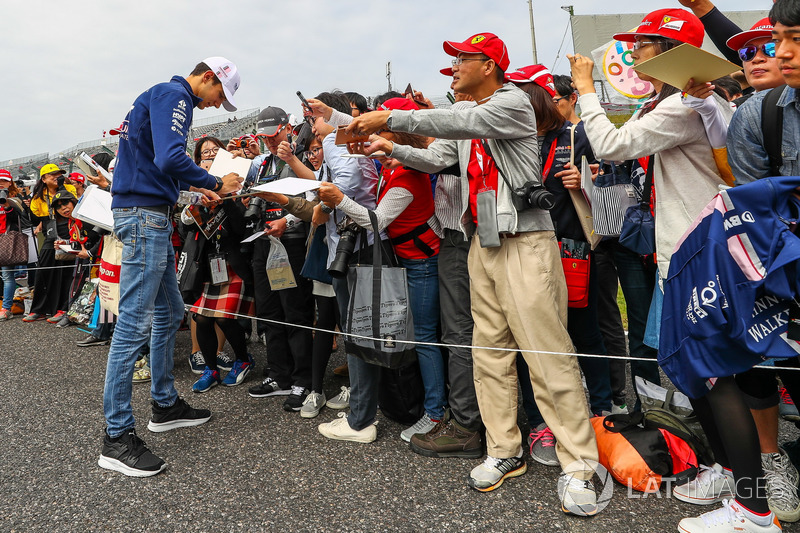 Esteban Ocon, Sahara Force India F1 signs autographs for the fans