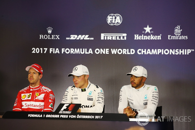 Polesitter Valtteri Bottas, Mercedes AMG F1, Sebastian Vettel, Ferrari, Lewis Hamilton, Mercedes AMG