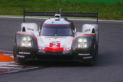 #2 Porsche Team Porsche 919 Hybrid: Timo Bernhard, Earl Bamber, Brendon Hartley