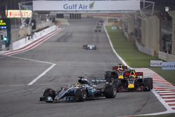 Lewis Hamilton, Mercedes F1 W08, Max Verstappen, Red Bull Racing RB13, Daniel Ricciardo, Red Bull Ra