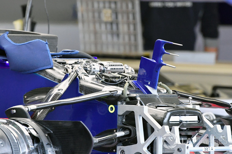 Scuderia Toro Rosso STR12 nose, front suspension and chassis detail