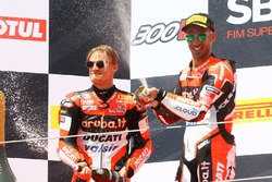 Podium : Chaz Davies, Ducati Team, vainqueur, et Marco Melandri, Ducati Team, troisième