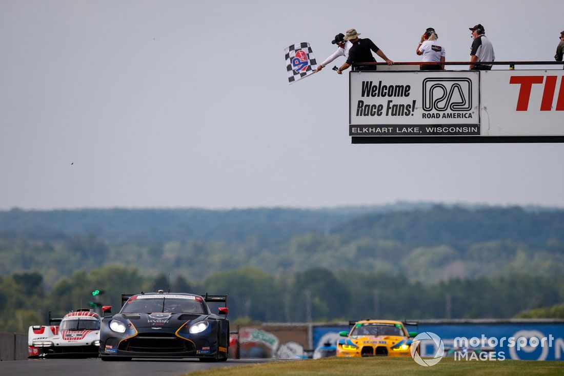 #23 Heart of Racing Team Aston Martin Vantage GT3 Evo: Ross Gunn, Alex Riberas, #6 Team Penske Motorsport Porsche 963: Nick Tandy, Mathieu Jaminet