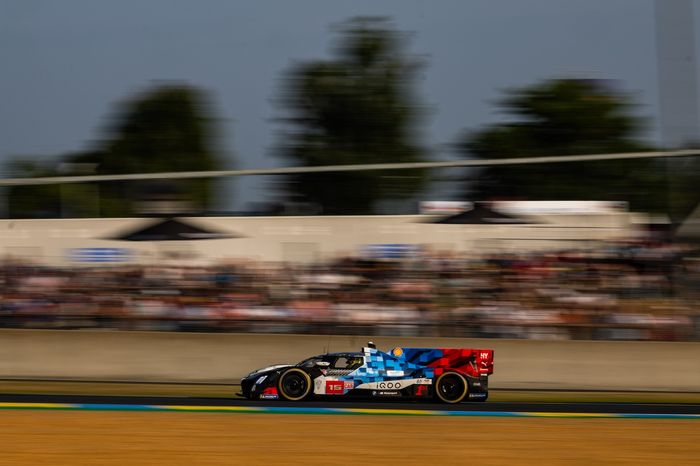  #15 BMW M Team WRT BMW M Hybrid V8: Dries Vanthoor, Raffaele Marciello, Kevin Magnussen