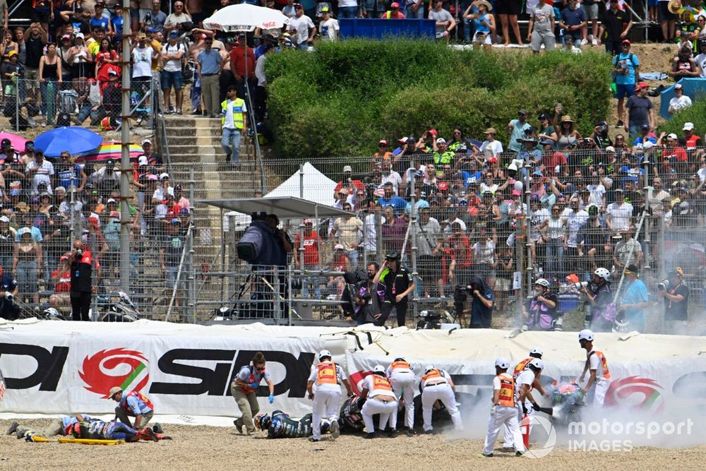 Chute de Fabio Quartararo, Yamaha Factory Racing, et Miguel Oliveira, RNF MotoGP Racing