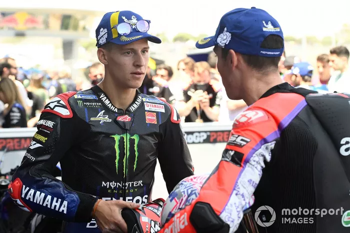 Segundo Fabio Quartararo, Yamaha Factory Racing, tercero Aleix Espargaró, Aprilia Racing Team