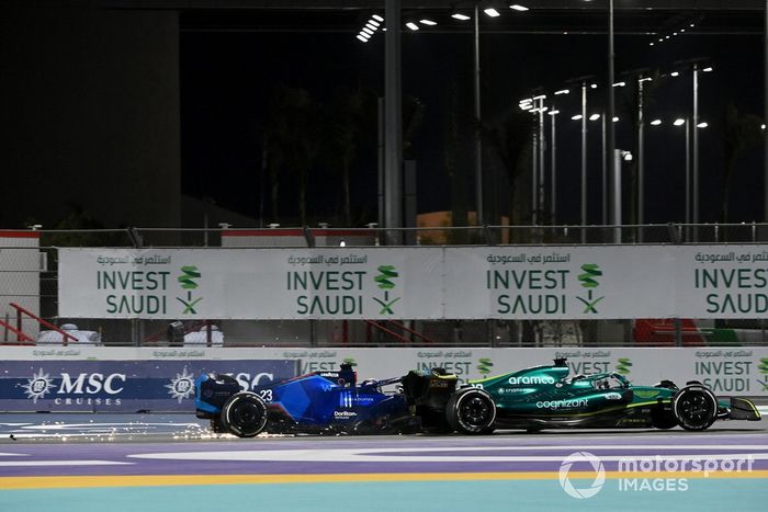 Alex Albon, Williams FW44, Lance Stroll, Aston Martin AMR22, chocan