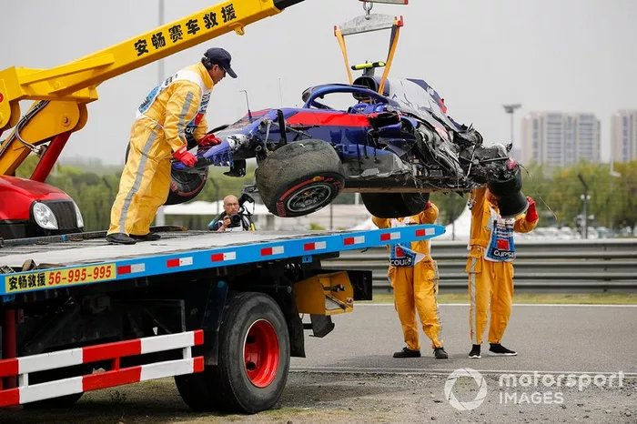 Después del accidente de Alexander Albon, Toro Rosso STR14 