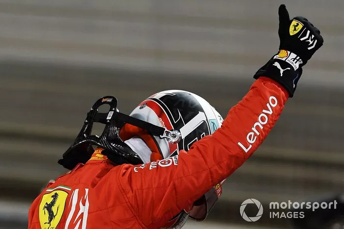 Charles Leclerc, Ferrari, celebra su pole