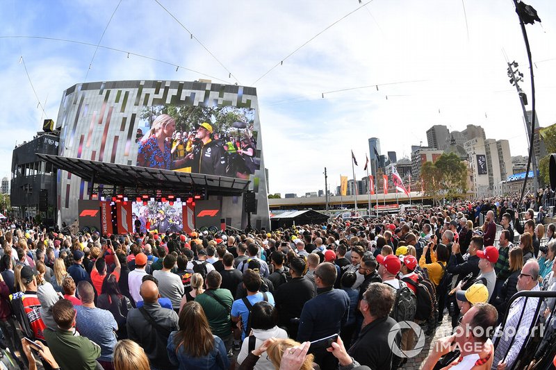 Tifosi all'evento a Federation Square