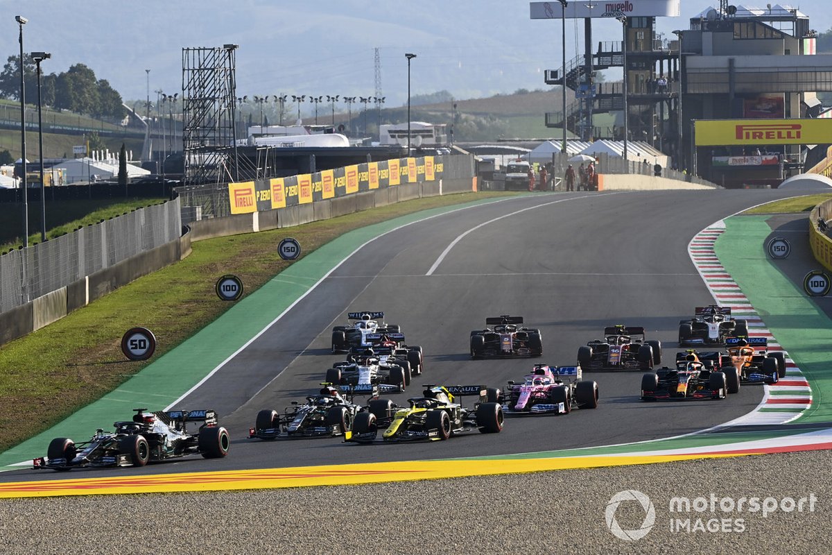 Lewis Hamilton, Mercedes F1 W11, the field at the restart