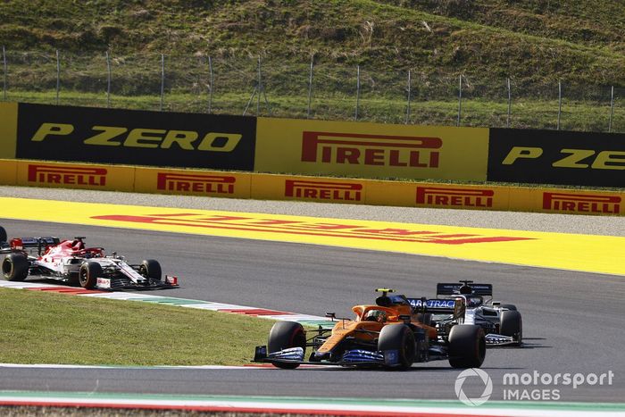 Lando Norris, McLaren MCL35, Daniil Kvyat, AlphaTauri AT01, Kimi Raikkonen, Alfa Romeo Racing C39