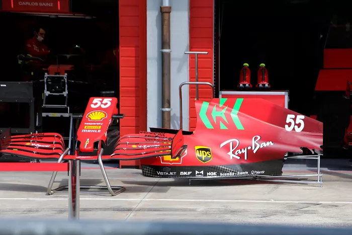 Ferrari SF21 voorvleugel en motorkap