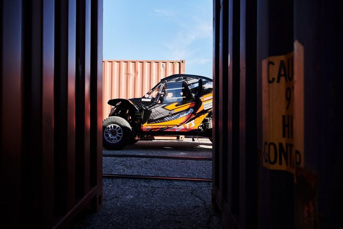 Embarque del Dakar 2021 en Marsella