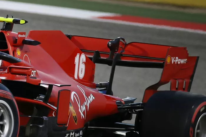 Detalle del alerón trasero de Charles Leclerc, Ferrari SF1000