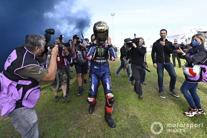 El Campeón del Mundo Fabio Quartararo, Yamaha Factory Racing celebra