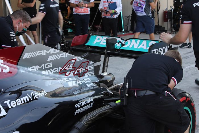 Detalle del alerón trasero del Mercedes W12