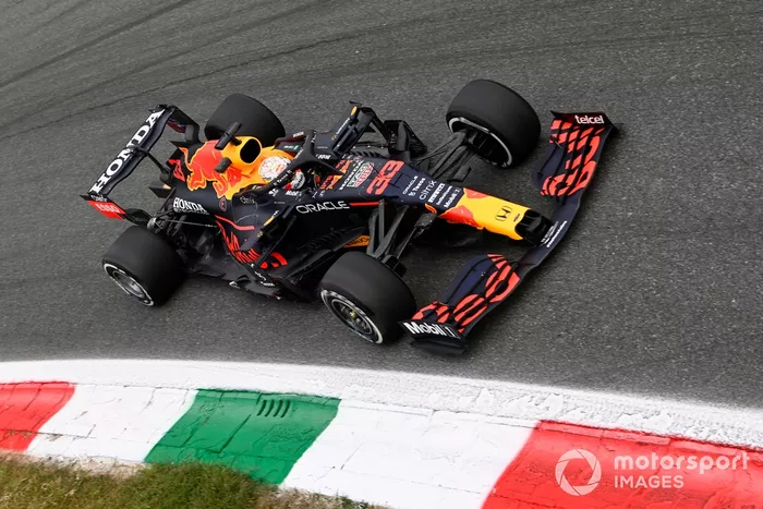Max Verstappen, Red Bull Racing RB16B