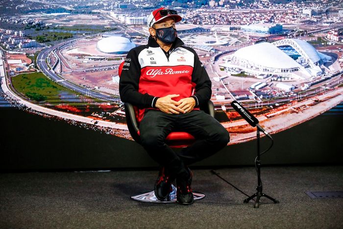 Kimi Raikkonen, Alfa Romeo Racing en la rueda de prensa