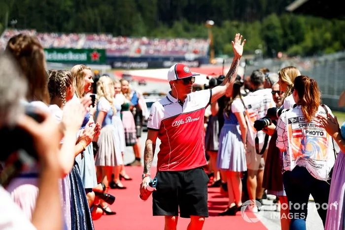 Kimi Raikkonen, Alfa Romeo Racing, alla parata dei piloti